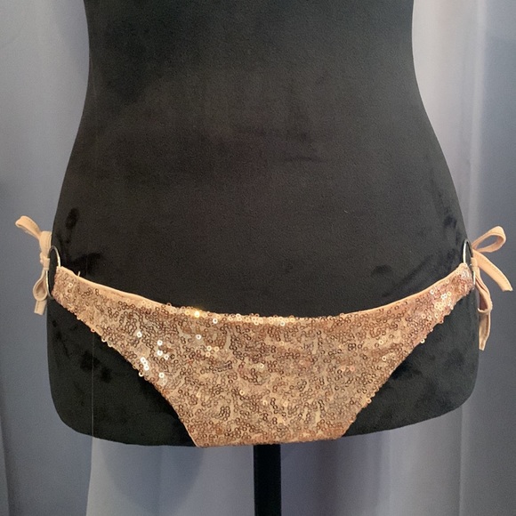BRAND NEW NEVER WORN Rosegold Sequin Bikini w/ silver circles. Size Small. - Picture 4 of 8